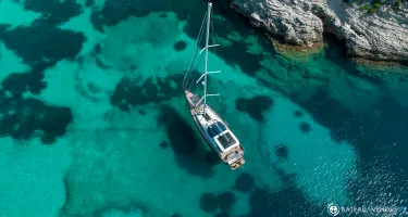 Jeanneau  65