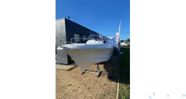 Pacific Craft  545 Open