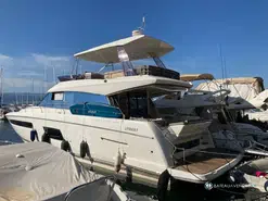Prestige Yachts  550 Fly