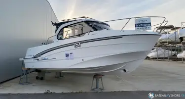 Beneteau Antares 8 Fishing