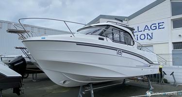 Beneteau Antares 8 Fishing