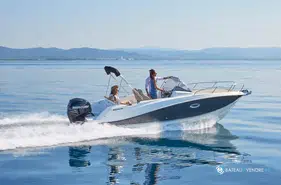 Quicksilver  675 Sundeck