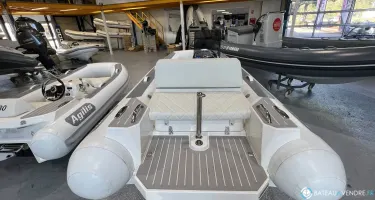 Agilis Jet Tender 305