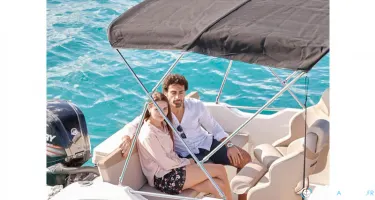 Quicksilver Activ 605 Sundeck