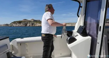 Quicksilver Activ 805 Pilothouse