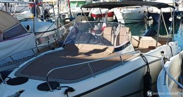 Quicksilver Activ 755 Sundeck