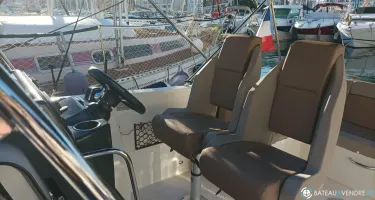 Quicksilver Activ 755 Sundeck