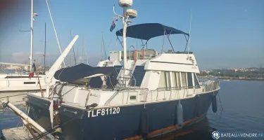 Mainship  430 trawler 