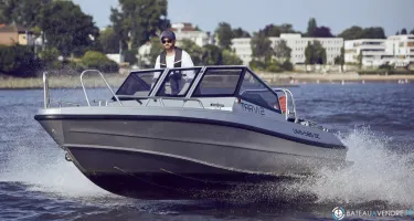UMS Tuna Boats UMS 585 DC