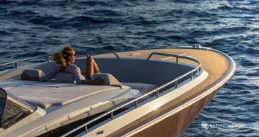 Canados  493 Gladiator