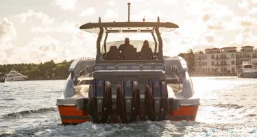 Canados  493 Gladiator