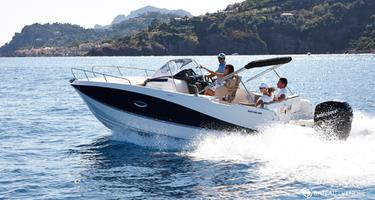 Quicksilver Activ 755 Sundeck