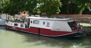 Habitat Flottant Barge