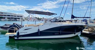 Quicksilver Activ 875 Sundeck