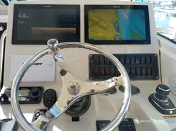 Boston Whaler  345 Conquest