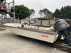 Boston Whaler  22 Outrage