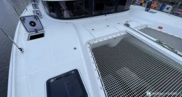 Lagoon  42