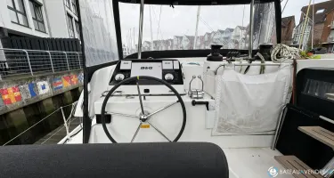 Lagoon  42