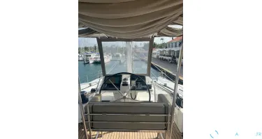 Lagoon  560