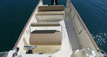 Rhea  27 Escapade