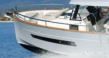 Rhea  32 Open