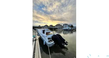 Beneteau Flyer 850 Sun Deck