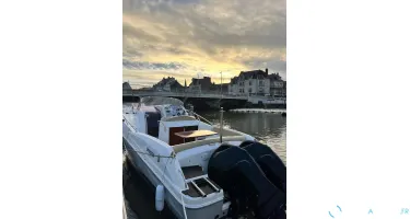 Beneteau Flyer 850 Sun Deck