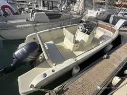Invictus  190 FX