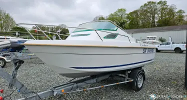 B2 Marine Cap Ferret 500 Cabin