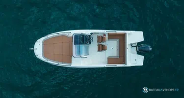 Quicksilver Activ 755 Sundeck