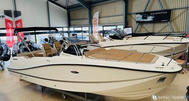 Quicksilver Activ 755 Sundeck