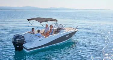 Quicksilver  675 Sundeck