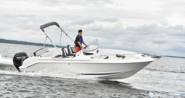 B2 Marine  652 Open