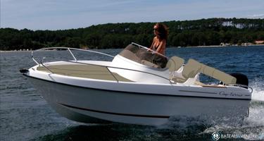 B2 Marine Cap Ferret 522 Sun Deck