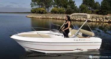 B2 Marine Cap Ferret 522 Sun Deck