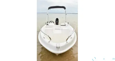 B2 Marine Cap Ferret 452 Fish