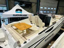 Quicksilver Activ 805 Open