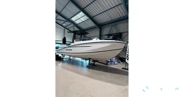 Quicksilver Activ 805 Open