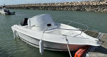 B2 Marine Cap Ferret 572 Open