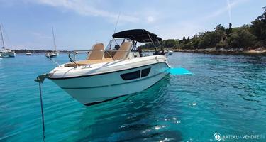 Quicksilver Activ 805 Sundeck