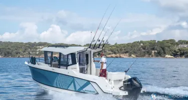 Quicksilver Activ 705 Pilothouse