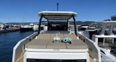 De Antonio Yachts D36 Hard Top