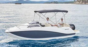 Quicksilver Activ 555 Cabin
