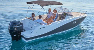 Quicksilver Activ 675 Sundeck