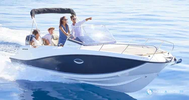 Quicksilver Activ 675 Sundeck