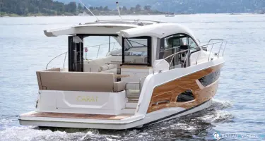 Sealine  C390