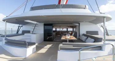 Neel Trimarans Neel 65