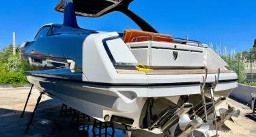 Fairline  33