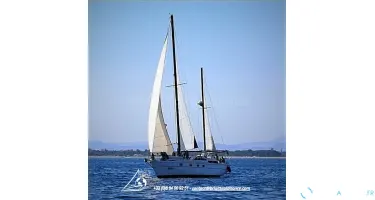 Ferretti Altura 422