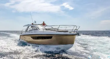 Sealine  S335v